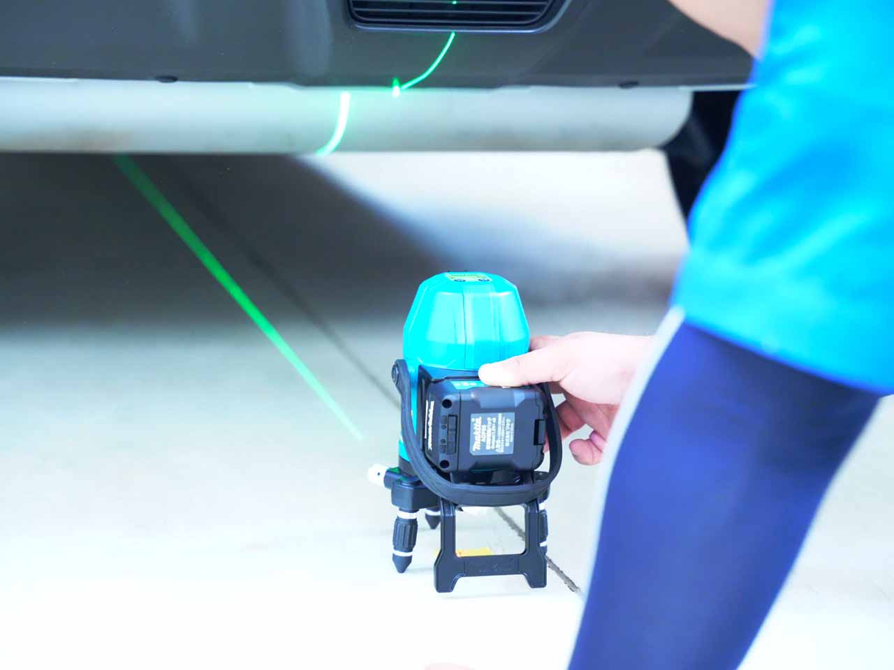 レーザー墨出し器を使っての計測
